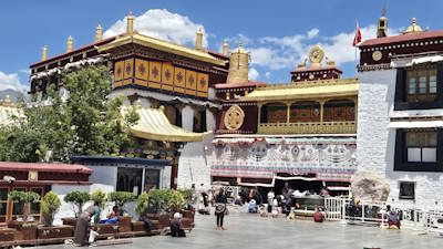 Travel in Tibet Province